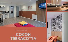 CitizenHouse Anzin - 4 Studios - 15 à 36m2 - Jardin - Terrasse - Accès autonome - WiFi - Netflix